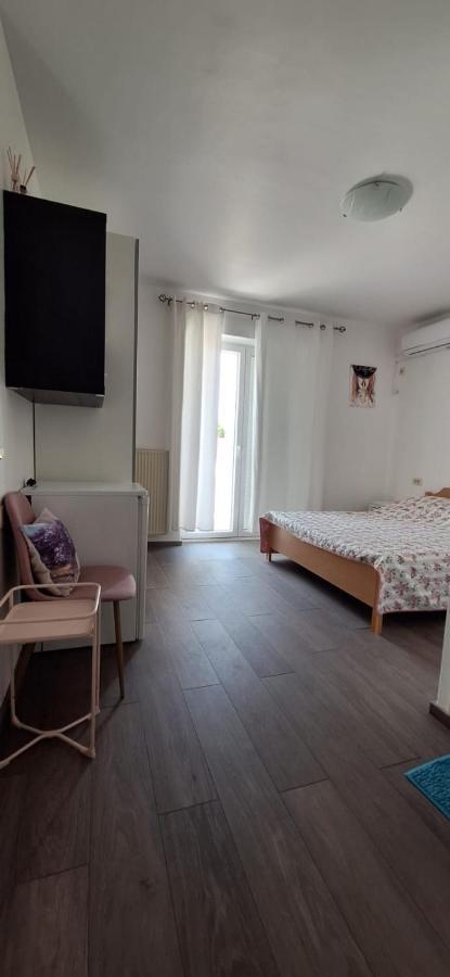 Apartments Villa Milenka Novalja Kültér fotó